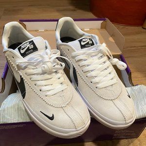 Brand new Nike BRSB White Black Size 9.5 Mens